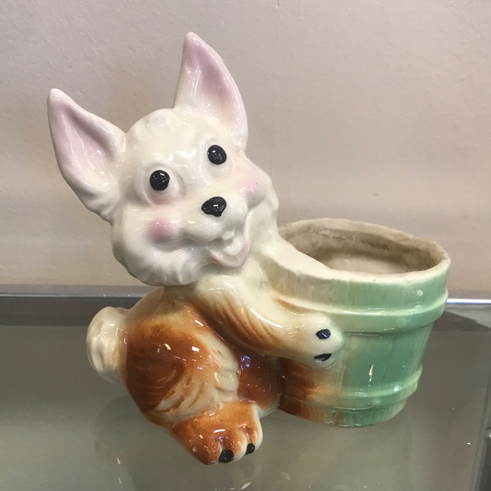 Vintage Hull 1940's Ceramic Bunny with Barrel Planter‎